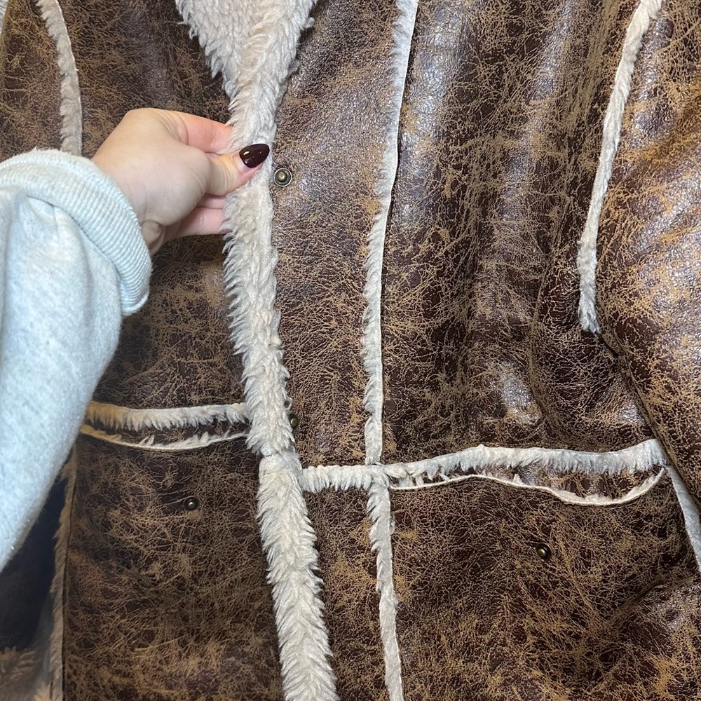 Urban Outfitters Oversized Faux Suede Sherpa Jacket - Picture 3 of 7